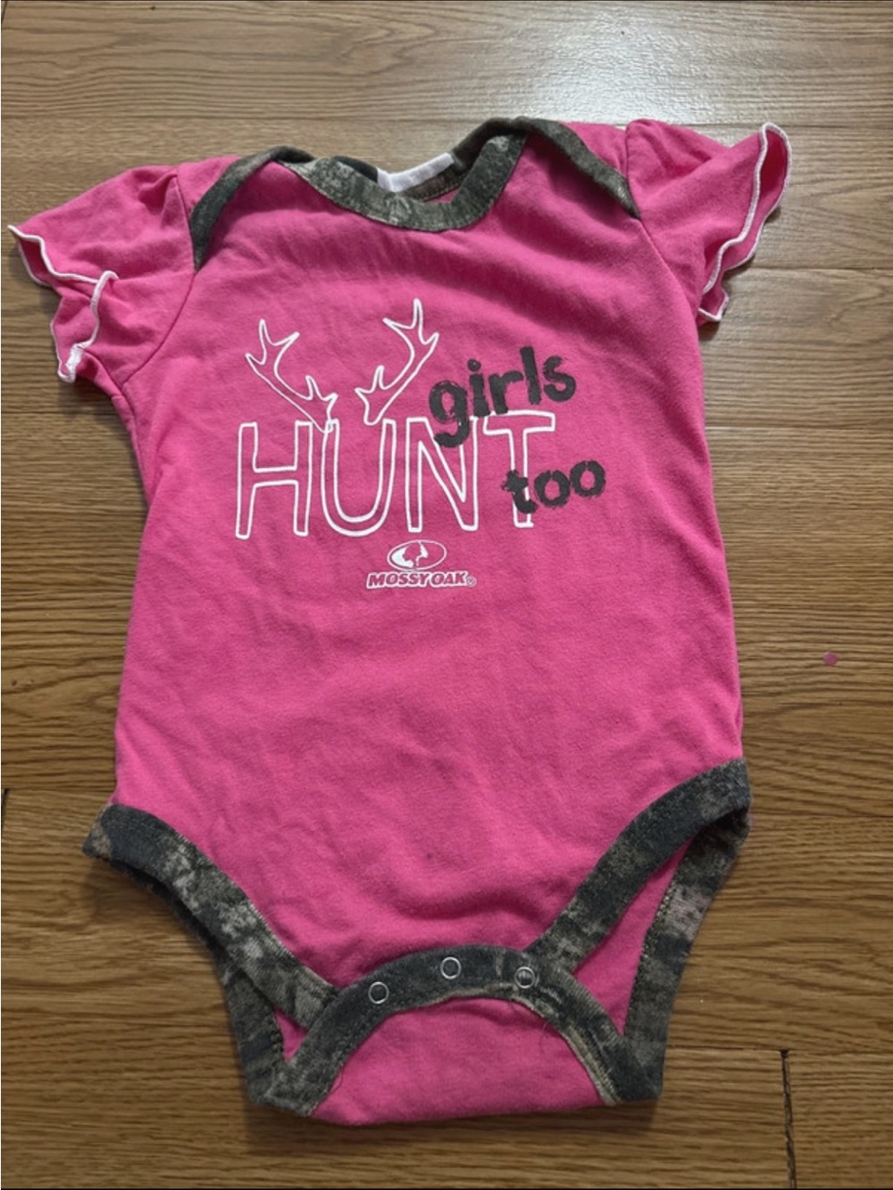 Mossy Oak Pink "Girls Hunt Too" Baby One-Piece 6-9m